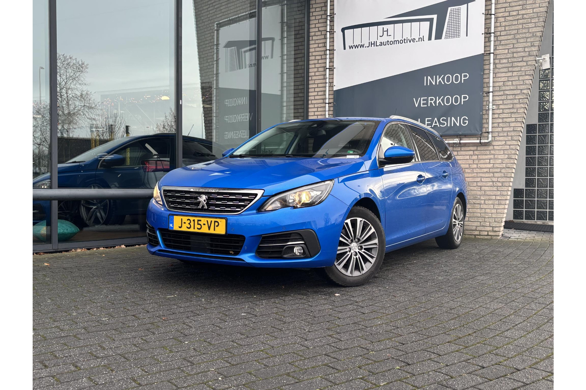 Peugeot 308 SW 1.2*MASSAGE*130PK*AUTOM.*ECC*CRUISE*CAMERA*CARPLAY